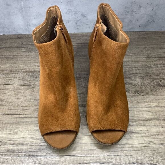Breckelles~Women’s~Amber-31~Faux Suede Peep Toe~Chunky Heel Bootie~Size 8 - Picture 3 of 9